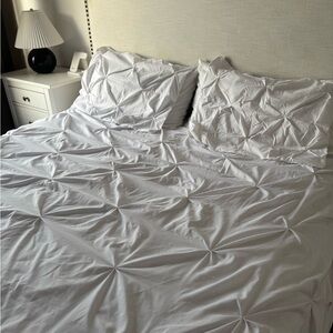 White Pinch Pleat Duvet Cover Set - Classic Textured Bedding